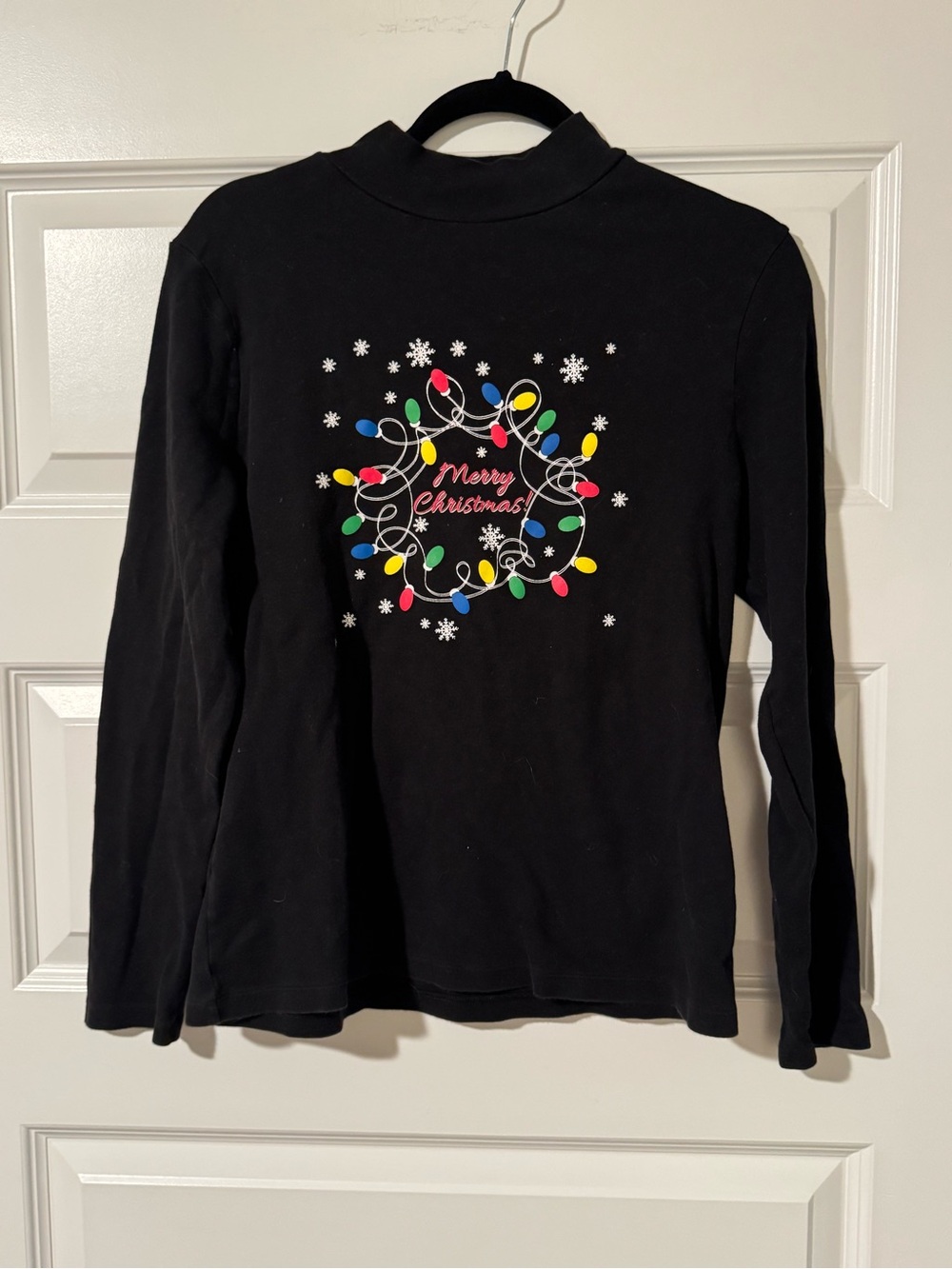 Merry Christmas Long-Sleeve Women’s Top with Colorful Light Wreath